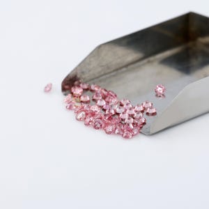Pink Round Lab Grown Diamonds | Loose CVD Round Diamond for Ring, Earrings, Pendant