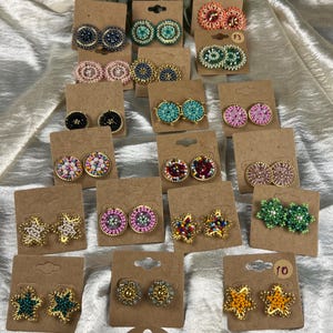 Aretes Tejidos 100% a Mano – Últimas Piezas en Liquidación