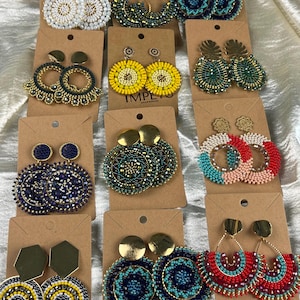 Aretes Tejidos 100% a Mano – Últimas Piezas en Liquidación