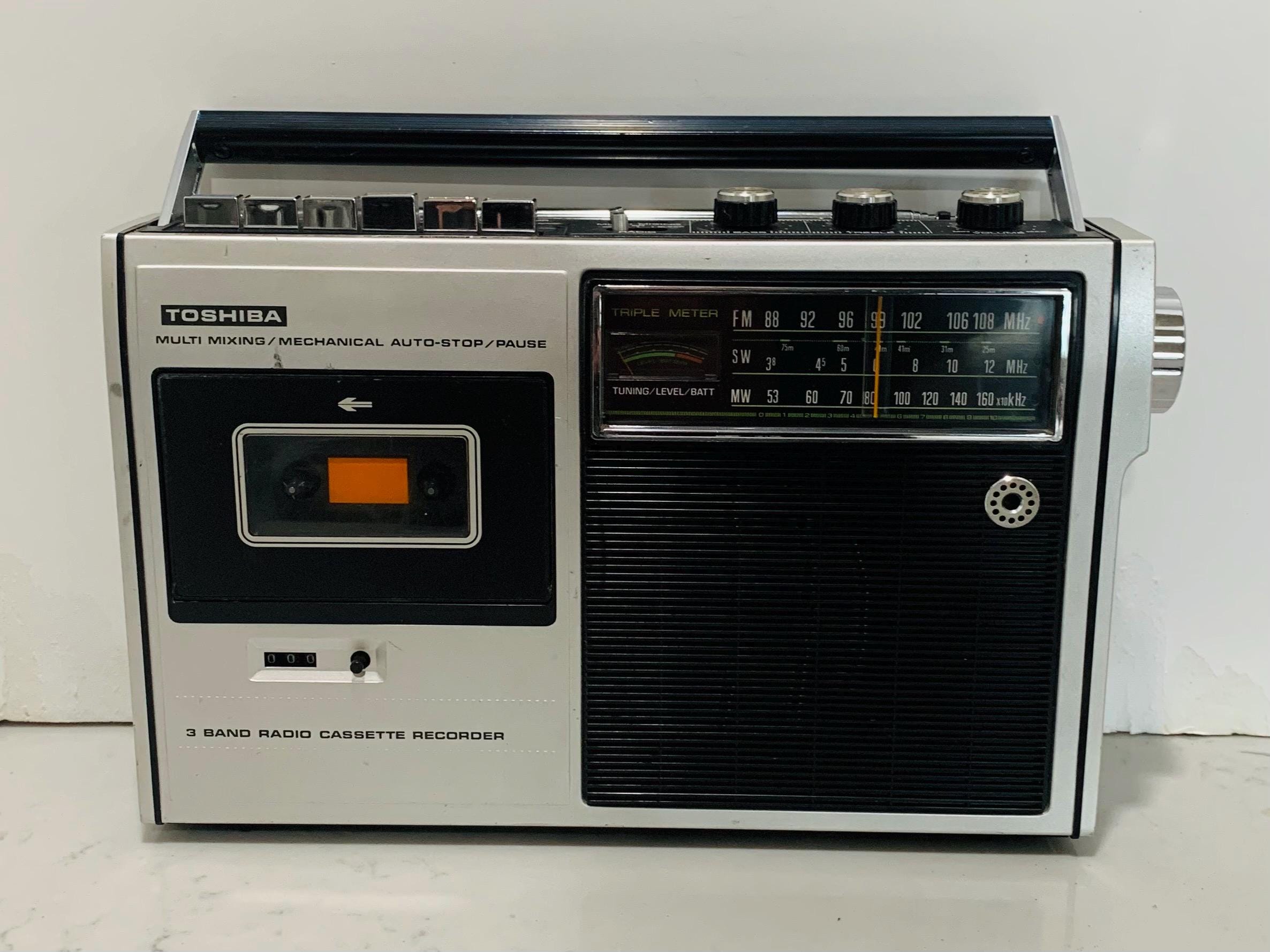 Radio-cassette Vintage BAZIN PAGE ELECTRONIC - Blanc - Fonctionne Parfaitement - Années 90
