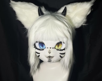 ツートンカラーのデビルキャットファースーツヘッド：手描きのファーマスク