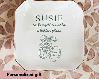 Personalized 80th Birthday Floral Ring Dish for Grandma Born in 1946 Birth Month Birth Flower Trinket Dish Birthday Jewelry Dish