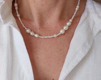 Collier ras de cou en nacre et perles d'eau douce en plaqué or 14 carats, bijoux faits main