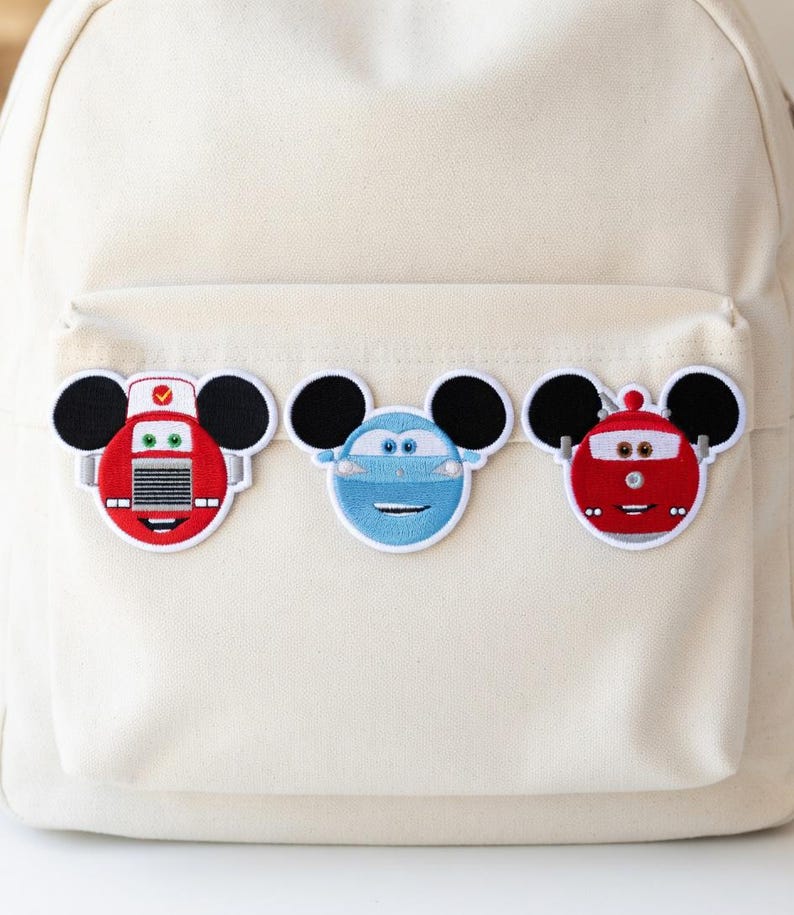 Puede incluir: Un juego de tres tazas de cer&aacute;mica con un acabado moteado y mate. Las tazas son de color crema, gris claro y gris oscuro. Cada taza tiene un dise&ntilde;o simple y minimalista y un asa redondeada.