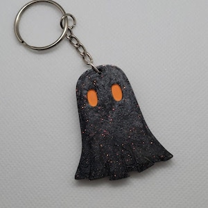 Ghost Resin Keychain - Glitter