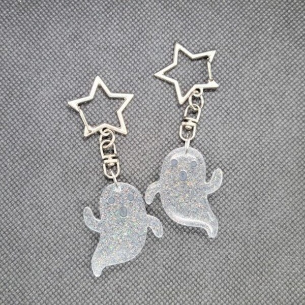 Spooky Ghost Resin Keychain - Glitter
