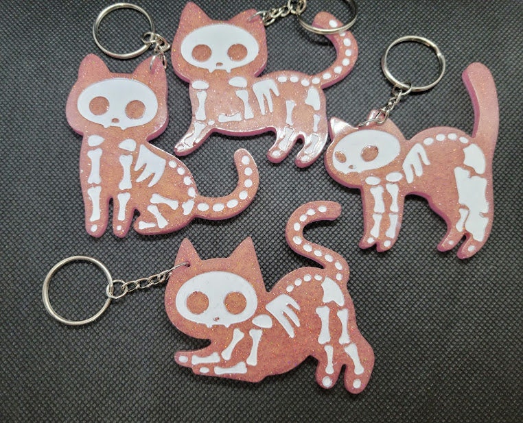 Silicone Cat Ear Defense Keychain Mold Pack, 2PCs Shiny Pointy Ear Cat  Epoxy Resin Molds with Key Chain Rings & Tassels for Keychain Making DIY  Crafts : : Office Products