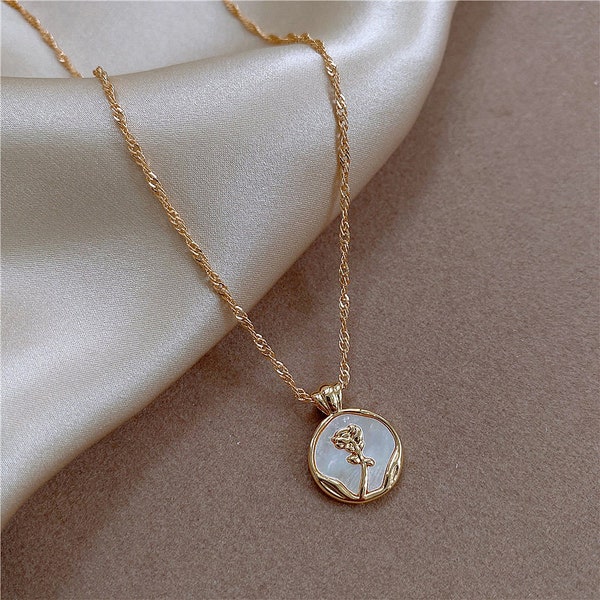 Rose Necklace Women's Pendant Light Luxury Niche Clavicle Chain Accessories