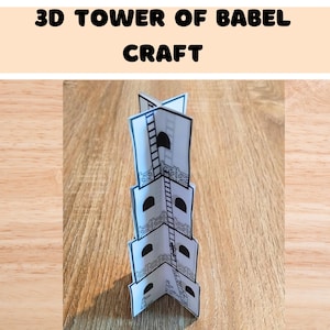 Può includere: Un modello di carta 3D della Torre di Babele, con un design in bianco e nero con scale e finestre ad arco. Il testo "3D TOWER OF BABEL CRAFT" è visualizzato in alto. Il modello è posto su uno sfondo di legno.