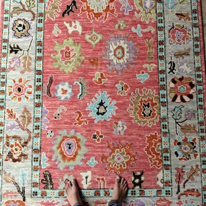 Tapete turco Oushak feito à mão - Tapete de lã rosa coral com motivos pastel para sala de estar e quarto
