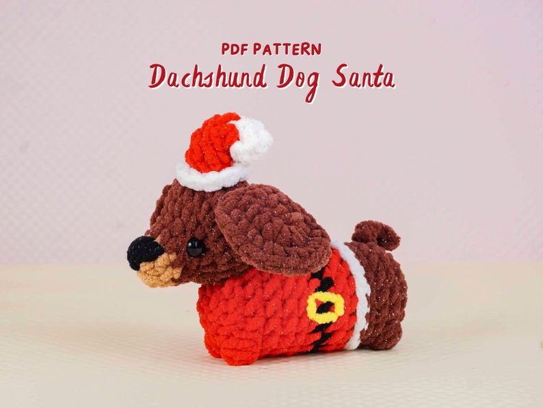 ダックスフンドのサンタクロース編み図、クリスマスアミグルミ編み図、ホリデーぬいぐるみDIY、冬編み図PDF、かぎ針編みのホームデコレーション 画像 1