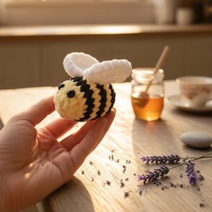 Patrón de abeja de crochet: Peluche amigurumi DIY (Patrón PDF)