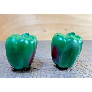 Green  Pepper Salt and Pepper Shakers