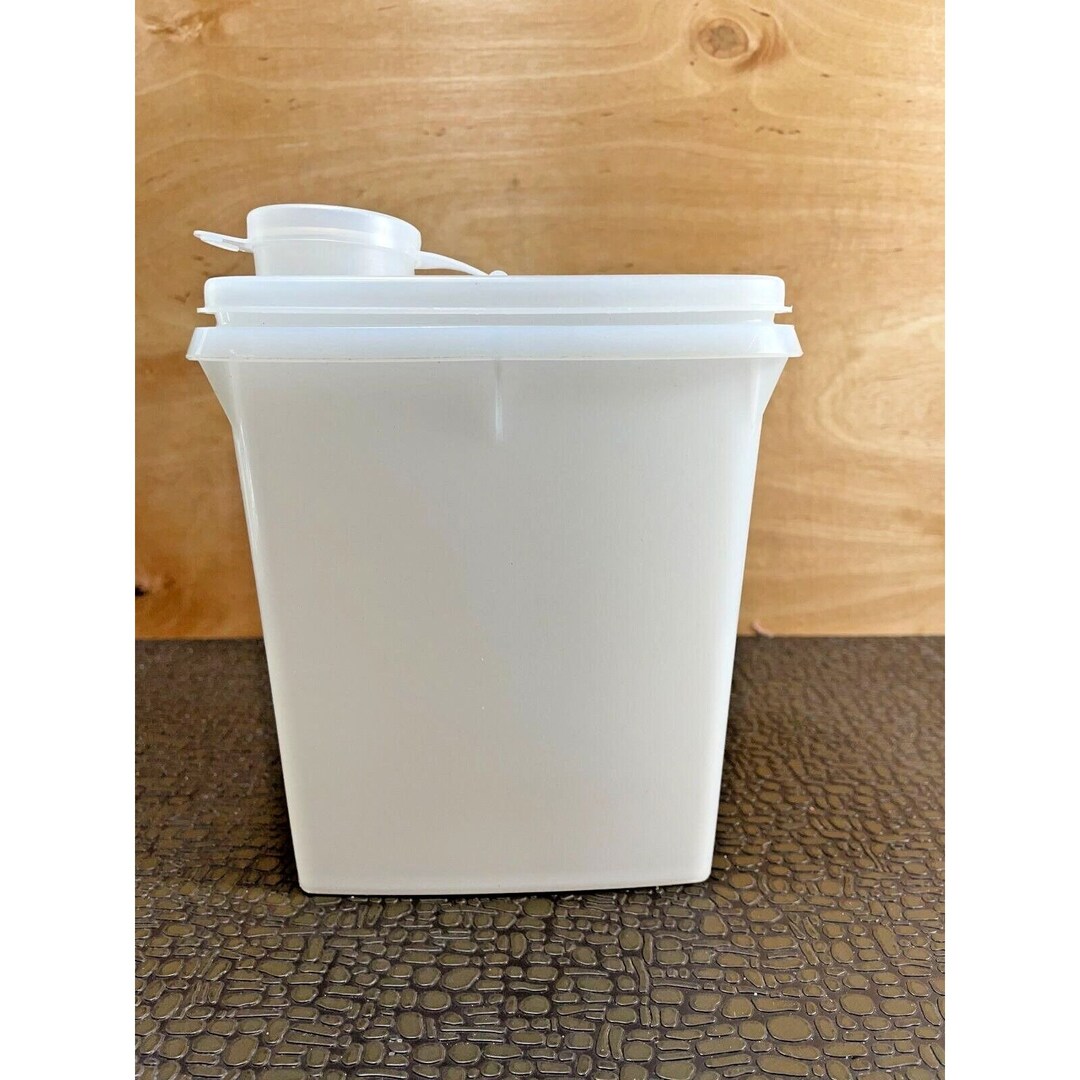 Vintage Tupperware #499-3 Store and Pour 32 Oz Container 6 3/4” Tall - Etsy
