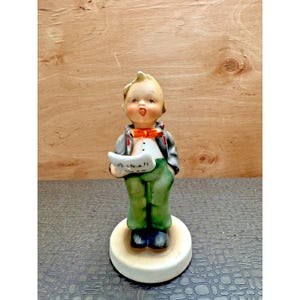Goebel Hummel Figurine “ Street Singer”