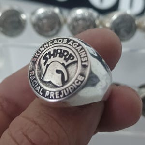 Anel SHARP (Skinheads Against Racial Prejudice), contra o racismo. Skinhead original, Skingirl original, foda-se a Nova Zelândia, GNWP, Antifa, Antifascista