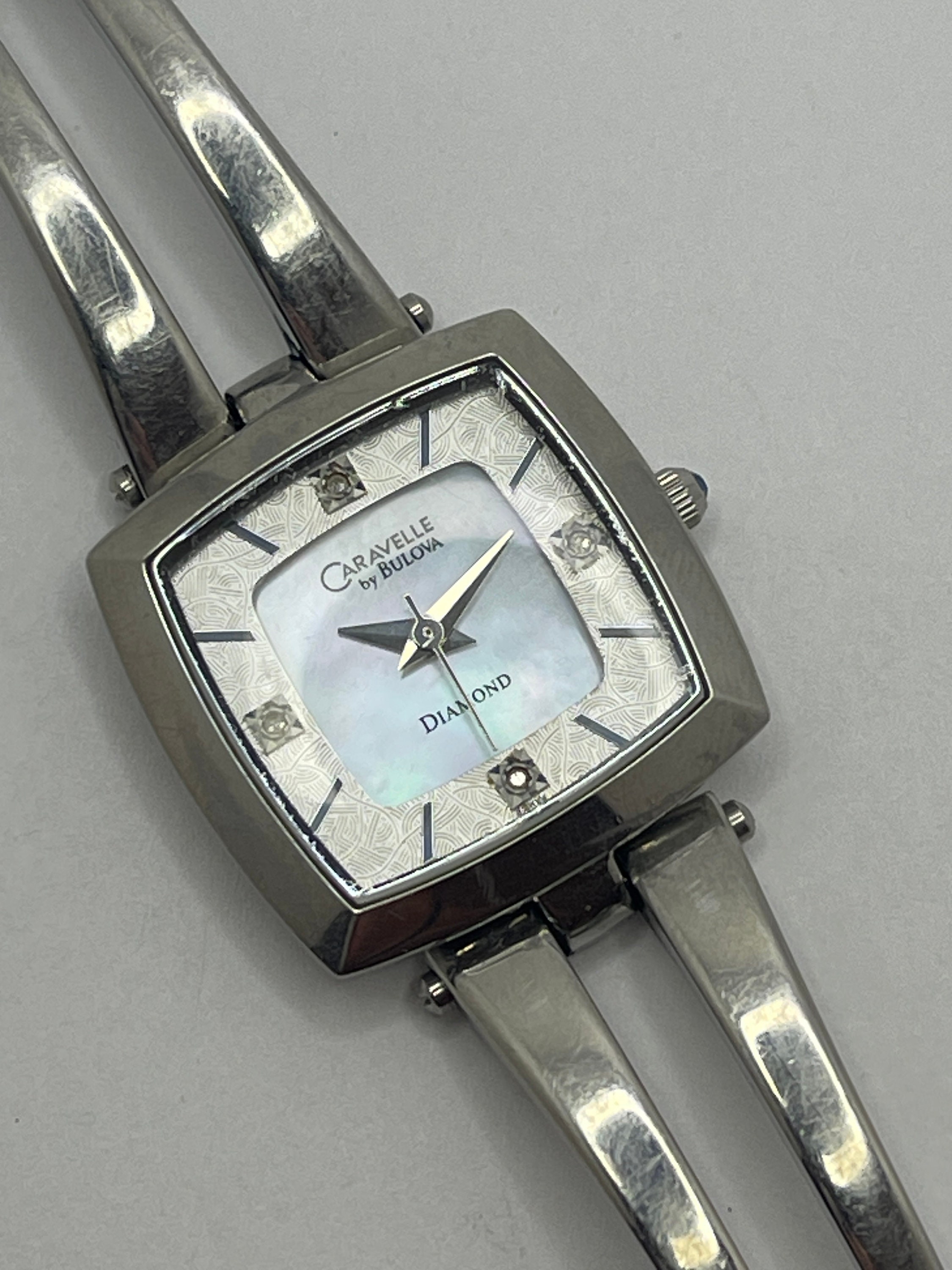 2010 Caravelle by Bulova B0 Montre cocktail à quartz pour femme