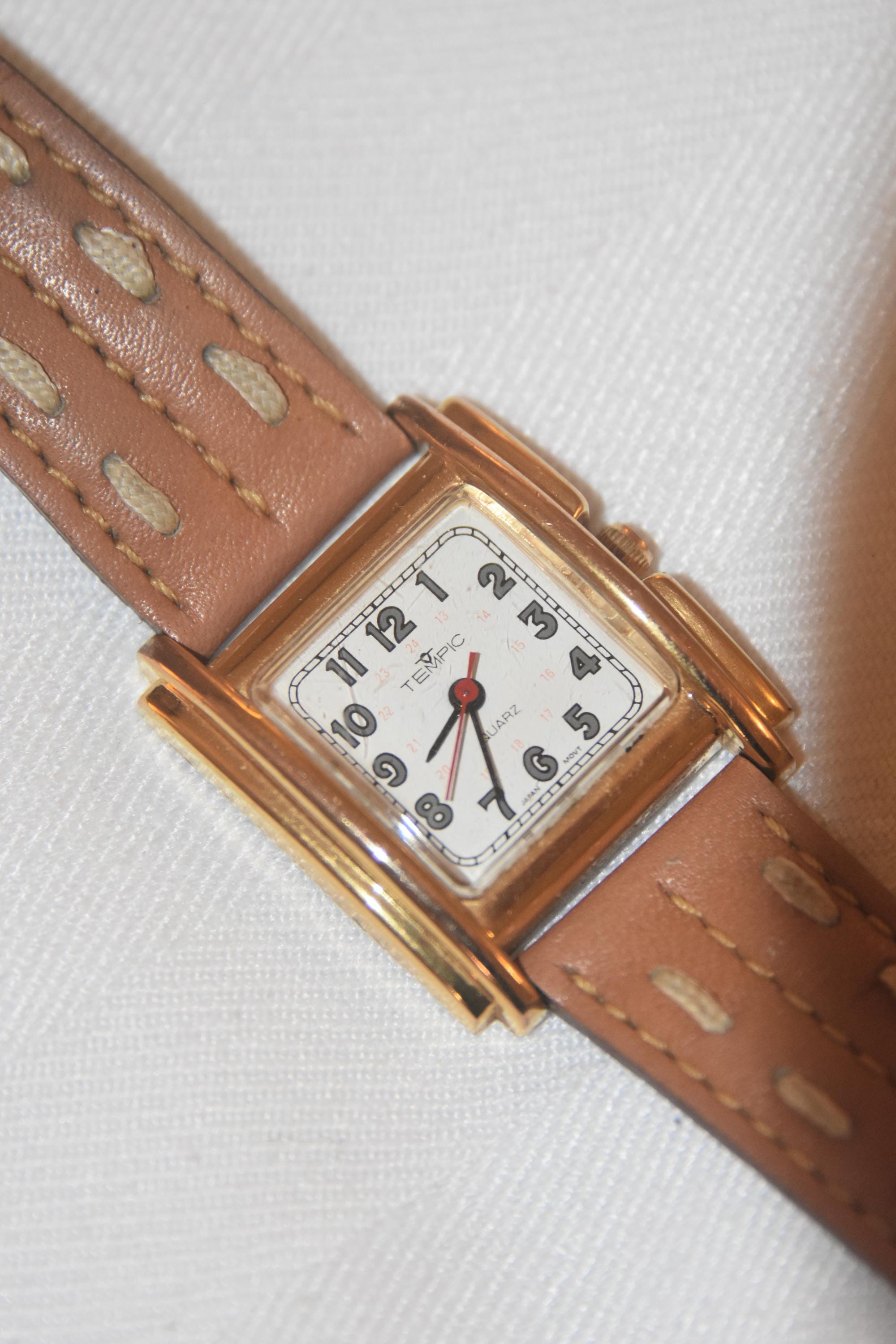 Vintage TEMPIC Quartz Ladies Tank Style Watch Japan Movement 