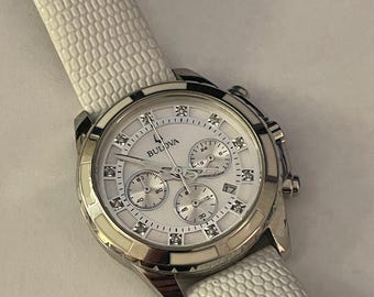 Vintage Ladies B8 Bulova Chronograph Mother of Pearl Dial  display picture 1