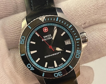 Vintage Ladies Swiss Army Seaforce Dive Watch Rotating Bezel Silicone Strap