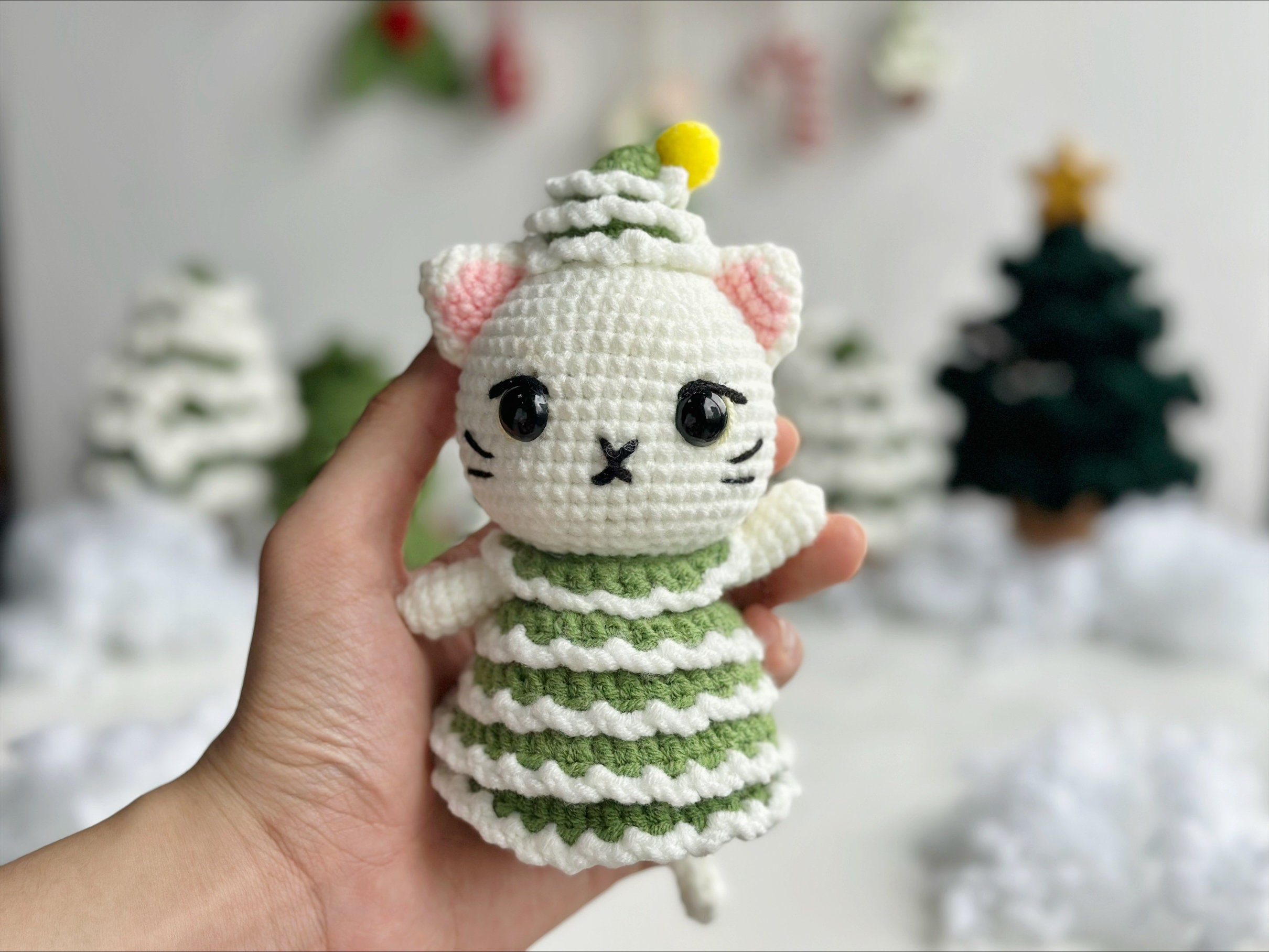Christmas Kitty Crochet Kit  Crochet kit, Christmas cats, Crochet
