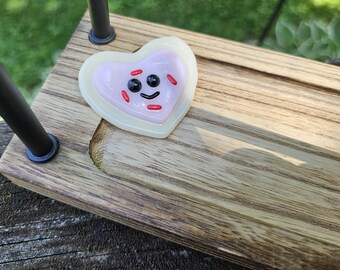 Fused glass cookie magnet w/face