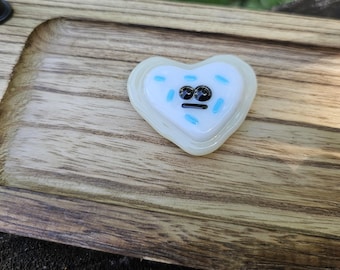 Fused glass cookie magnet w/face