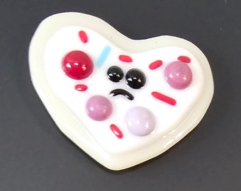 Fused glass cookie magnet w/face