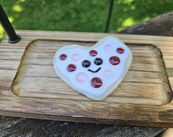 Fused glass cookie magnet w/face