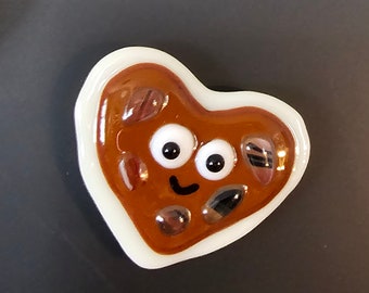 Fused glass cookie magnet w/face