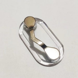 Simple Elegance Jewelry - Magnetic Badge-Eye Glass Holder