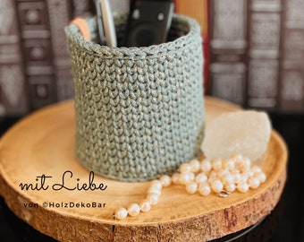 Crochet basket, glasses holder, glasses stand, pen and pencil holder, makeup, desk or bedside table organizer, gift for grandma/grandpa