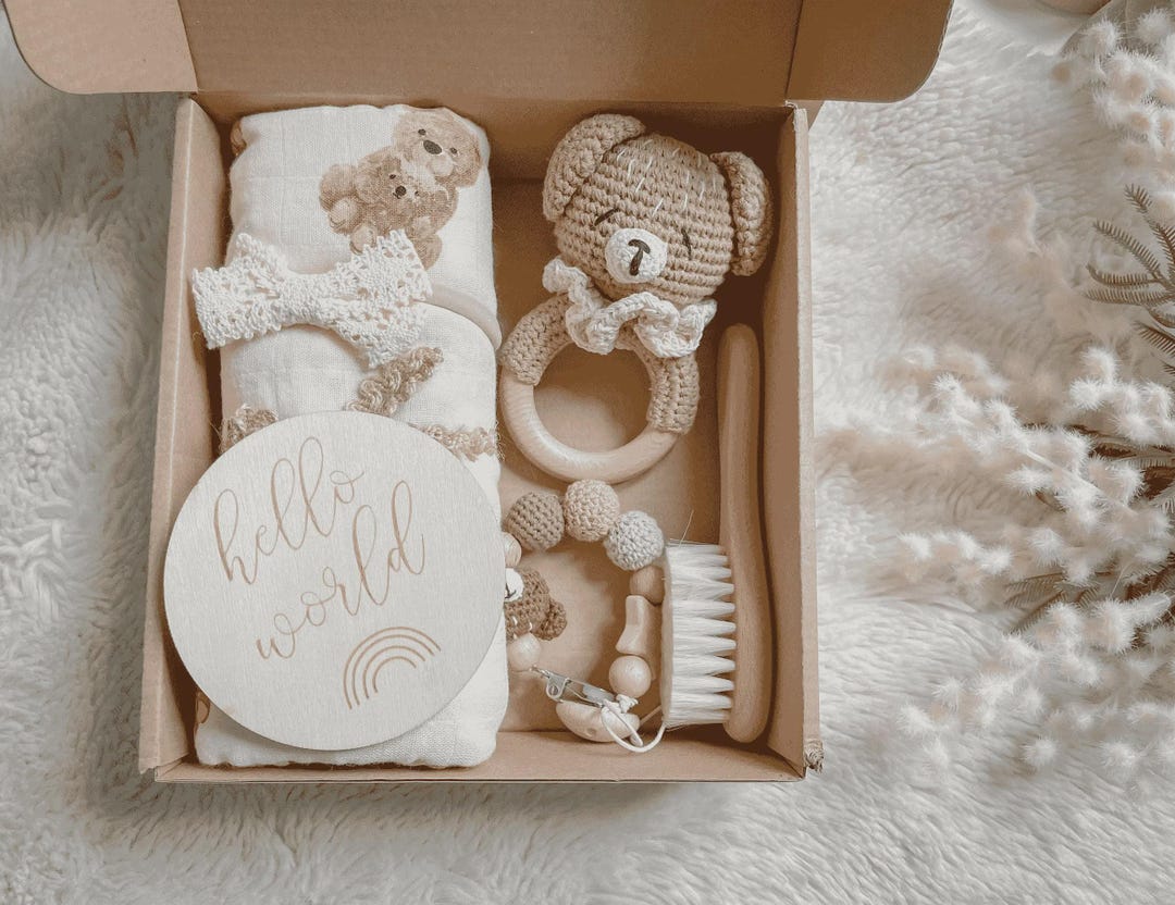 Newborn Gift Box | Organic Baby Gift Set | New Baby Gender Neutral Gift ...