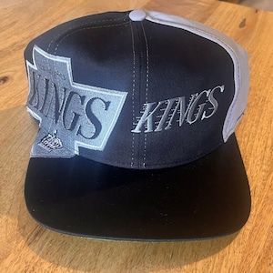 Los Angeles Kings Mitchell & Ness Vintage Script Snapback Hat - Black/Silver