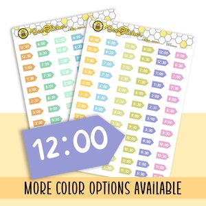 Może przedstawiać: Zestaw kolorowych naklejek z godzinami dnia z motywem pszczoły. Naklejki mają różne pastelowe kolory i są ułożone w rzędach z godzinami od 12:00 do 11:30. Tekst "12:00" jest wyróżniony większą czcionką.