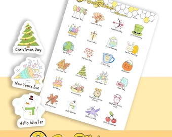 Könnte beinhalten: Ein Aufkleberbogen mit einer Vielzahl bunter Feiertags- und Saison-Icons mit Textbeschriftungen, darunter Themen wie Weihnachten, Neujahr, Ostern und Halloween. Drei einzelne gestanzte Aufkleber befinden sich links neben dem Hauptbogen.