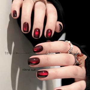Shimmering red cat eye Press on Nails/Gorgeous red short nails/Party, event, prom nails