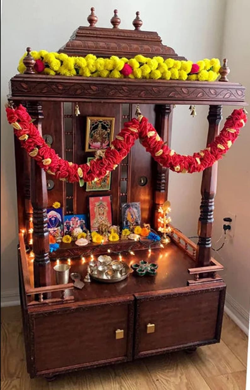 Traditioneller hölzerner Haustempel Pujaa mandir Handgefertigter 55 '' großer hölzerner Tempel, Mandir Temple Pooja Mandir für Haus mit Tür poja mandir Bild 1