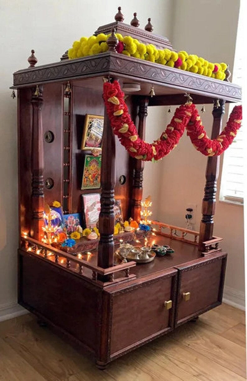 Traditioneller hölzerner Haustempel Pujaa mandir Handgefertigter 55 '' großer hölzerner Tempel, Mandir Temple Pooja Mandir für Haus mit Tür poja mandir Bild 6