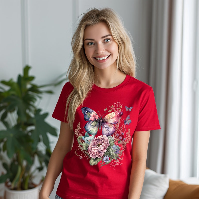 Camiseta con estampado floral de mariposa, camiseta para amantes de la naturaleza. imagen 3