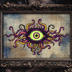 Puede incluir: Obra de arte de punto de cruz de un ojo estilizado con tentáculos, enmarcada en un marco oscuro y ornamentado. El ojo es morado con un iris verde y detalles amarillos. El fondo es azul y gris apagado.