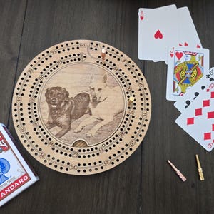 PHOTO Custom Cribbage Board aus Holz - Tragbares Reisespiel mit handgefertigten Wirbeln, ideales Ruhestandsgeschenk - Reisespiel, Fotogravur