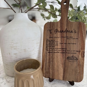 Gepersonaliseerde, op maat gegraveerde, handgeschreven snijplank voor recepten. Zustercadeau, vriendcadeau, sympathiecadeau, grootmoedercadeau. dochter. Mam