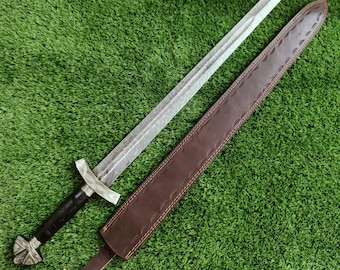 Medieval Viking Sword – Hand-Forged Damascus Steel Blade with Leather Scabbard, Historical Replica Collectible