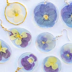 REAL Pansy Flower Earrings, Spring Floral Earrings, Floral Jewelry, Spring Earrings, Spring Jewelry, Flowers, Pansies, Purple Blue Flowers