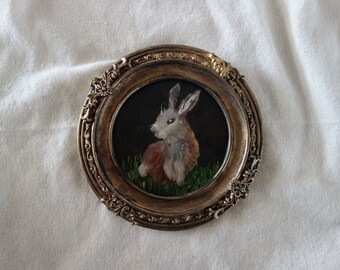 Framed original oil painting, tiny animal painting in gold frame. Petite peinture à l'huile dans cadre vintage, peinture lapin encadré