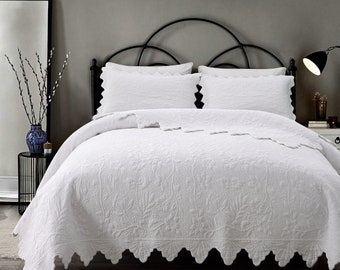 100% Cotton 3-Piece Quilt Set with Scalloped Edging (1 Quilt + 2 Shams)