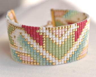 Hand-woven floral Miyuki bracelet | Glass bead bracelet | Elegant Boho jewelry
