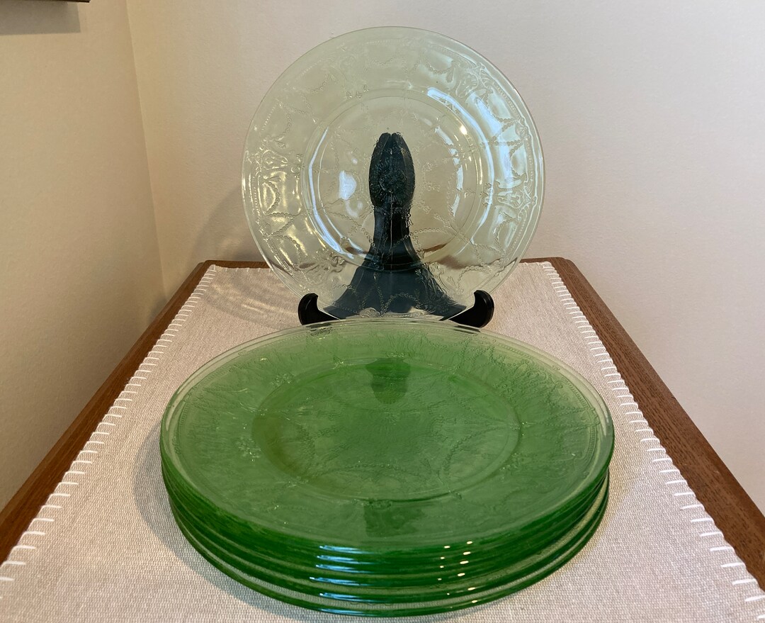 Seven Anchor Hocking Green Glass Plates 9 5/8 Cameo Etsy