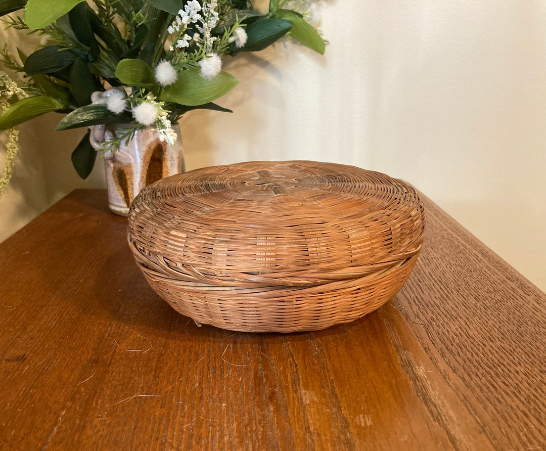 Vintage Woven Sewing Basket With Lid Etsy